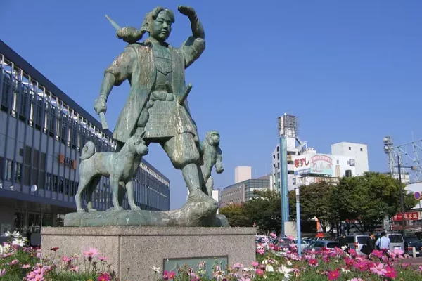 momotaro-statue